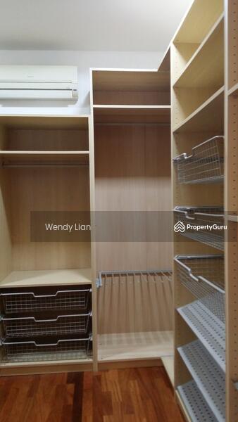 Master Walk In Closet