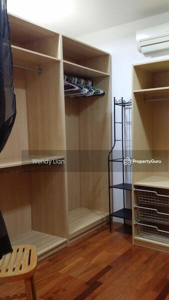 Master Walk In Closet