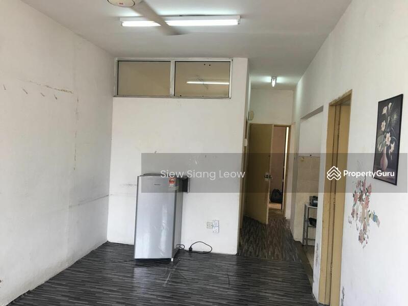 Untuk Disewa - Flat PKNS Section 7
