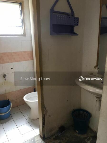 Untuk Disewa - Flat PKNS Section 7