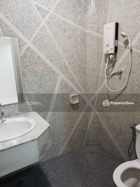 Condominium for Rent at Seaview Garden - Ederic . - Master Bedroom Toilet - PropertyGuru.com.my