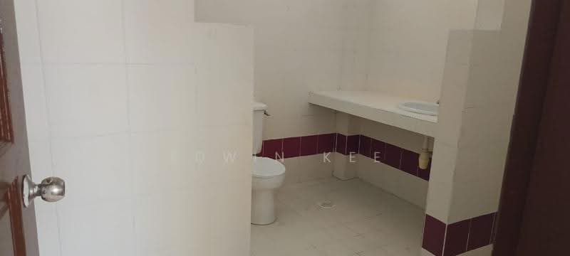 Bungalow House for Sale in Seremban (Negeri Sembilan) - EDWIN KEE - Bathroom - PropertyGuru.com.my