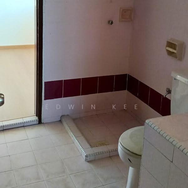 Bungalow House for Sale in Seremban (Negeri Sembilan) - EDWIN KEE - Bathroom - PropertyGuru.com.my