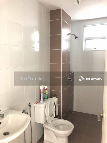 Apartment for Sale at Fairway Suites - Tan Teak Hai - COMMON BATHROOM - PropertyGuru.com.my