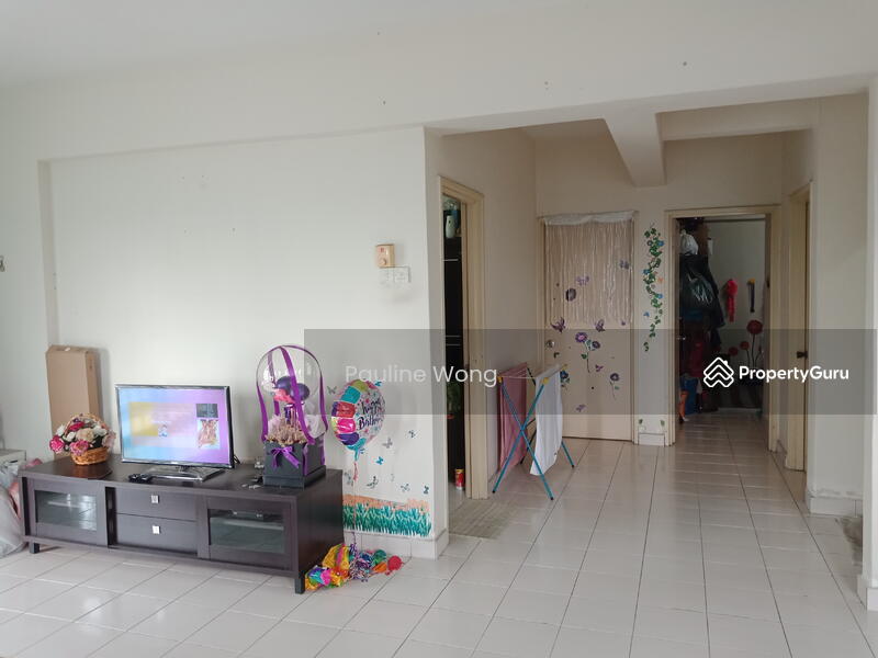 Hallway to Bedrooms and Bathrooms