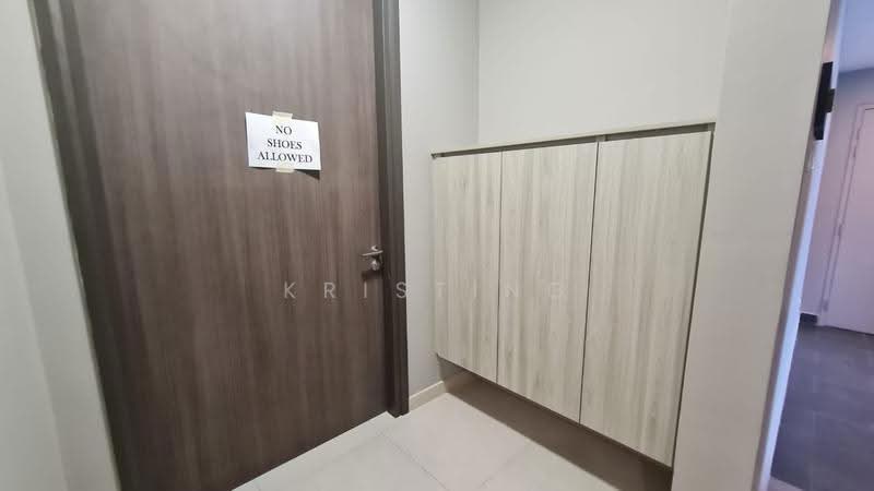 Kondominium untuk Dijual di Residensi Astrea - Kristing . - Entrance - PropertyGuru.com.my