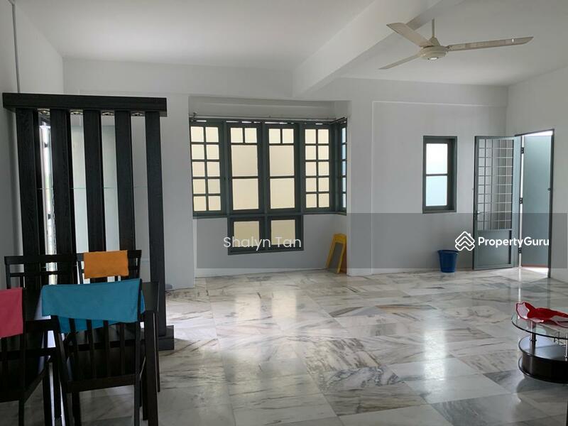 Untuk Dijual - Ujong Pasir