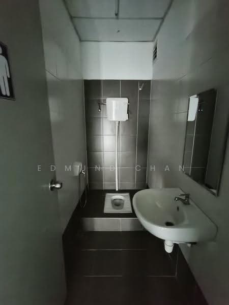 Kilang untuk Disewa di Puchong (Selangor) - Edmund Chan - Bathroom - PropertyGuru.com.my