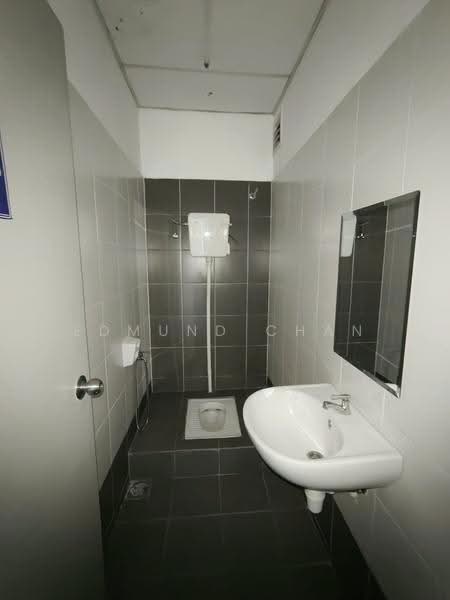 Kilang untuk Disewa di Puchong (Selangor) - Edmund Chan - Bathroom - PropertyGuru.com.my