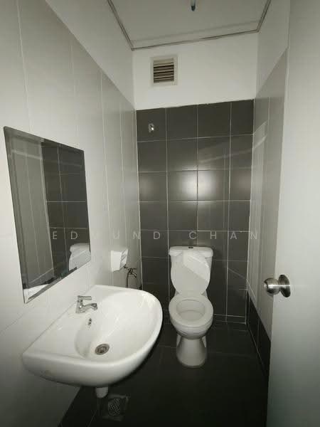 Kilang untuk Disewa di Puchong (Selangor) - Edmund Chan - Bathroom - PropertyGuru.com.my
