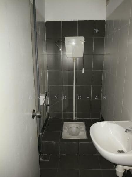 Kilang untuk Disewa di Puchong (Selangor) - Edmund Chan - Bathroom - PropertyGuru.com.my