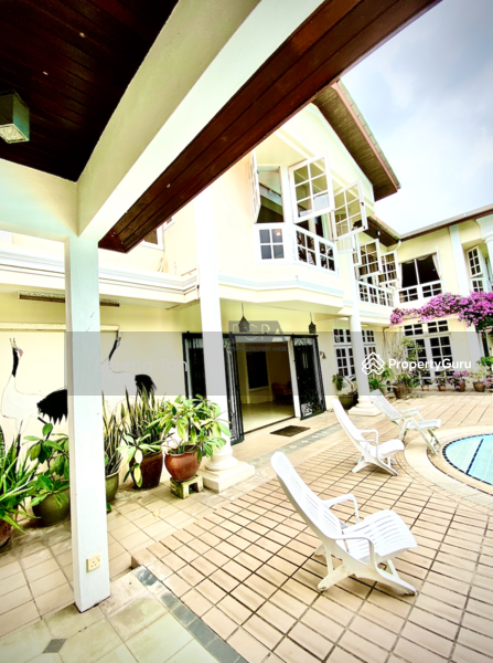 For Sale - Exclusive: Detached Residence on Jalan Pantai Molek, Tanjung Tokong, Now for Sale