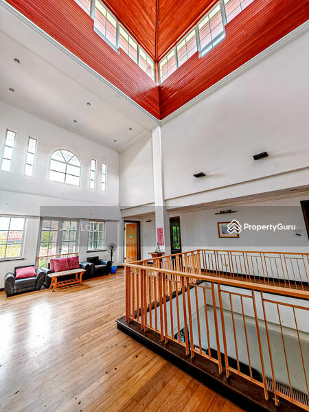 Untuk Dijual - Magnificent Bungalow With Beautiful Grand Pool And Huge Garden