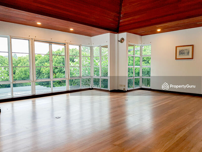Untuk Dijual - Magnificent Bungalow With Beautiful Grand Pool And Huge Garden