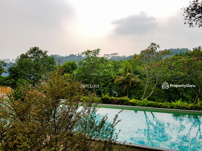 Untuk Dijual - Magnificent Bungalow With Beautiful Grand Pool And Huge Garden