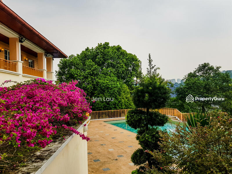 Untuk Dijual - Magnificent Bungalow With Beautiful Grand Pool And Huge Garden