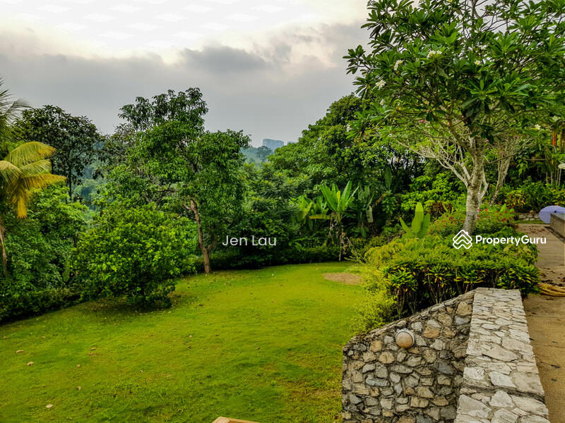 Untuk Dijual - Magnificent Bungalow With Beautiful Grand Pool And Huge Garden