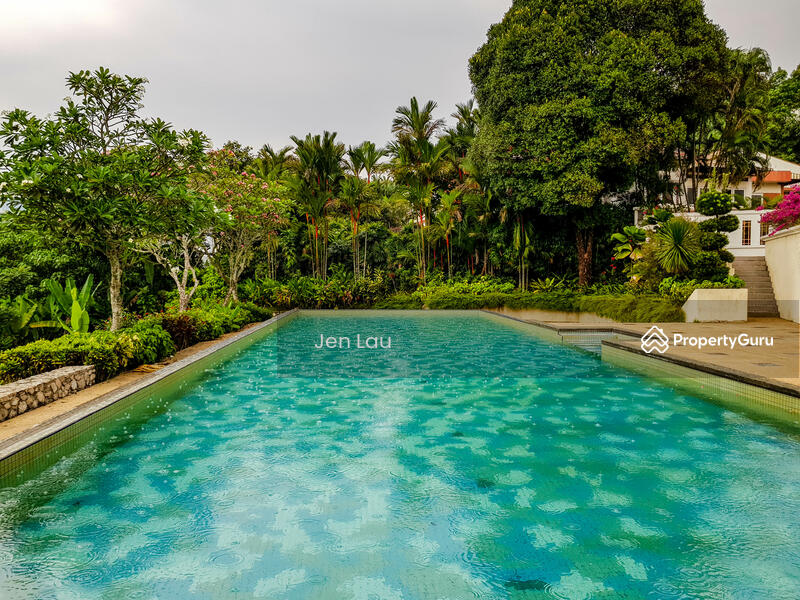 Untuk Dijual - Magnificent Bungalow With Beautiful Grand Pool And Huge Garden