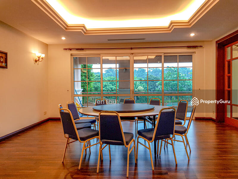 Untuk Dijual - Magnificent Bungalow With Beautiful Grand Pool And Huge Garden