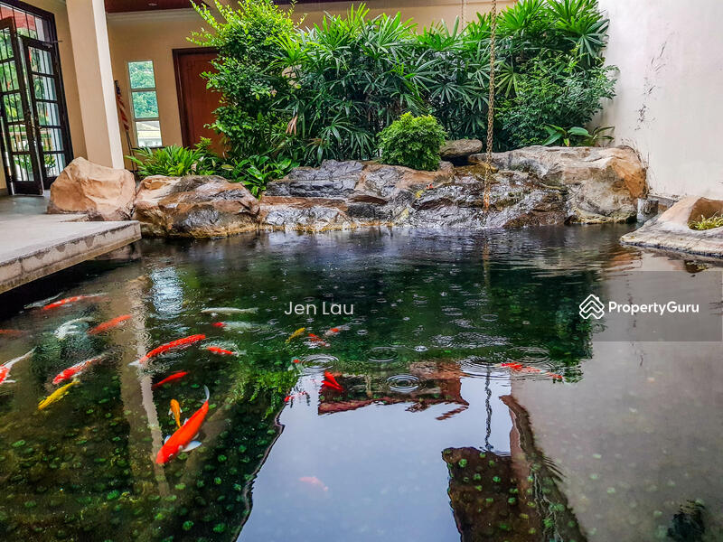 Untuk Dijual - Magnificent Bungalow With Beautiful Grand Pool And Huge Garden