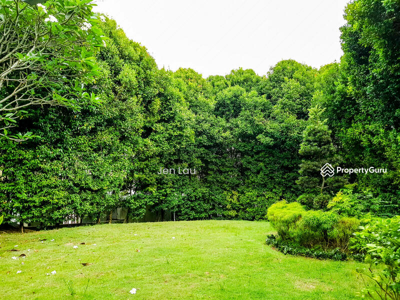 Untuk Dijual - Magnificent Bungalow With Beautiful Grand Pool And Huge Garden