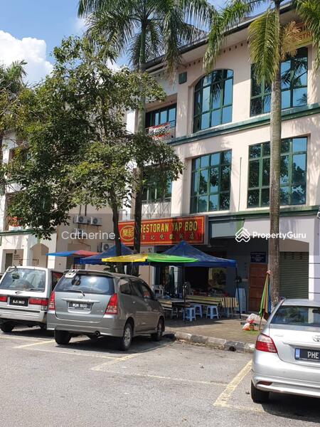 Have a restaurant near it for your convenient. 