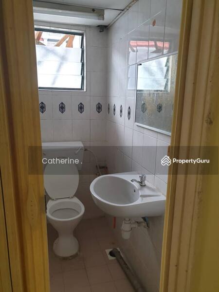 Comes with functional and fully furnished toilets