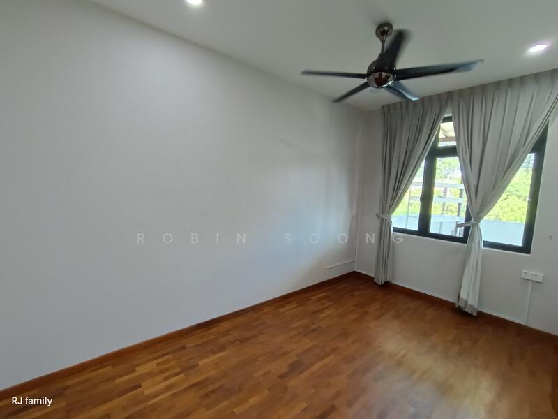 Untuk Dijual - 2.5 storey Link House "The Tropicana @ Taman Sentosa" in Bukit Baru for Sale
