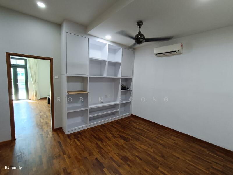 Untuk Dijual - 2.5 storey Link House "The Tropicana @ Taman Sentosa" in Bukit Baru for Sale