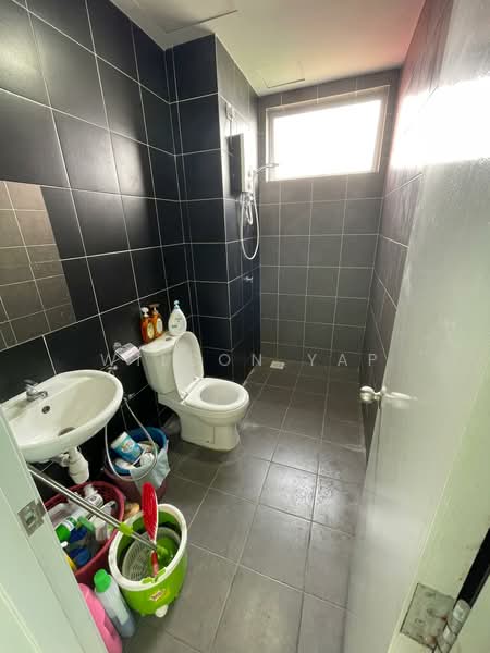 Servis Apartment untuk Disewa di The Zizz @ Damansara North - Wilson Yap - Bathroom - PropertyGuru.com.my