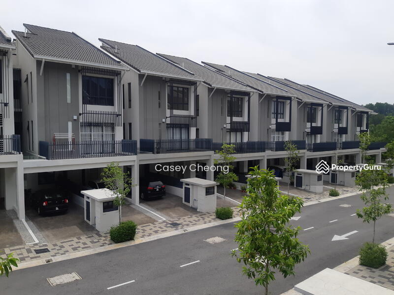 Crescent Park Townvilla, Jalan Mahkota 9/7 Bandar Bukit Mahkota, Bangi
