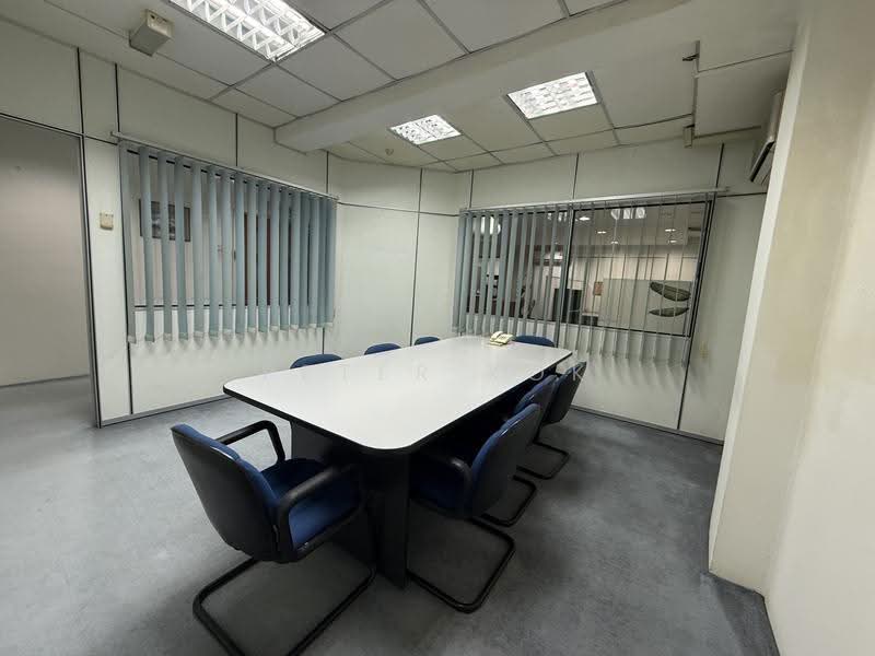 Office for Sale in Taman Mayang (Petaling Jaya) - Peter Kok - Meeting Room - PropertyGuru.com.my
