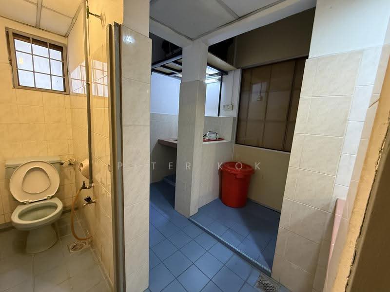 Office for Sale in Taman Mayang (Petaling Jaya) - Peter Kok - Bathroom - PropertyGuru.com.my