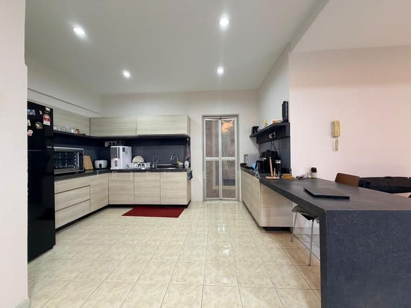 Condominium for Rent at Marina Bay Condominium - Irienne Tang - Kitchen - PropertyGuru.com.my
