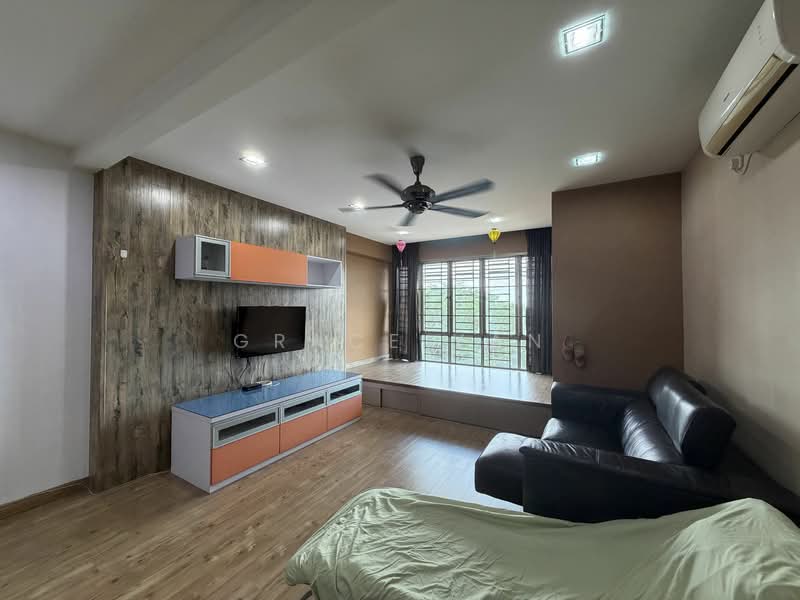 For Rent - Molek Pine 2