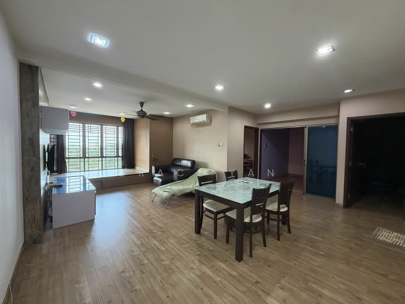 For Rent - Molek Pine 2