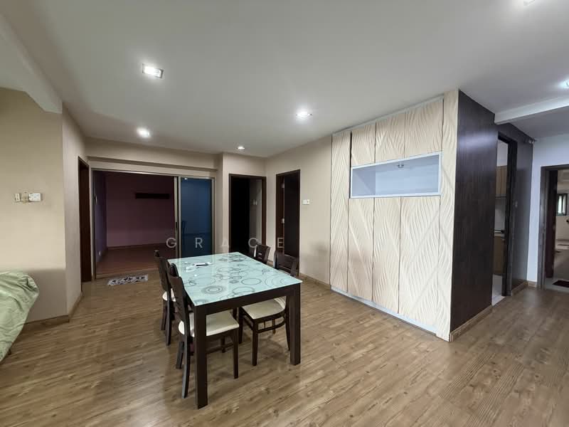 For Rent - Molek Pine 2