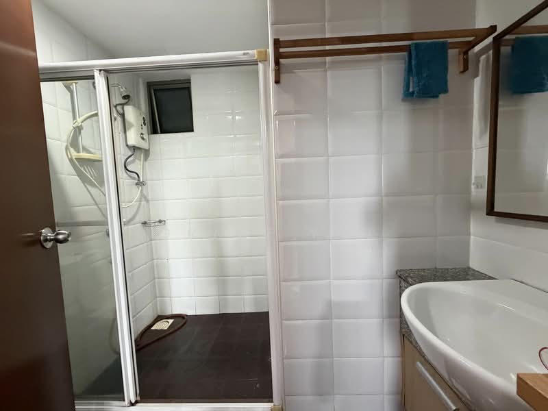 For Rent - Molek Pine 2