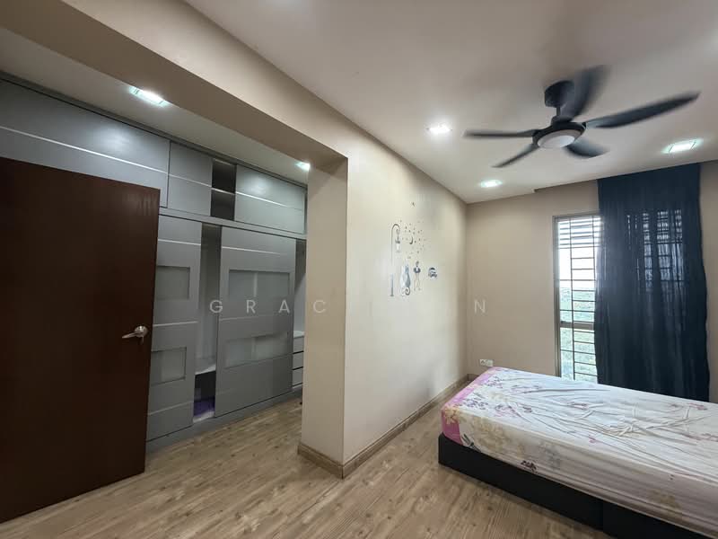 For Rent - Molek Pine 2