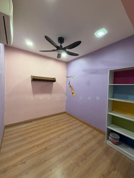 For Rent - Molek Pine 2