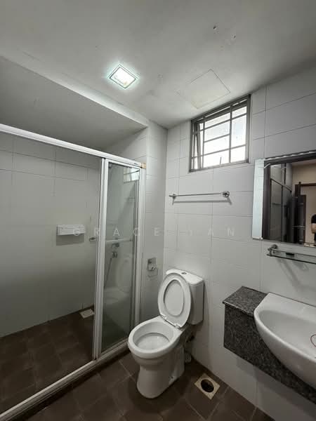 For Rent - Molek Pine 2