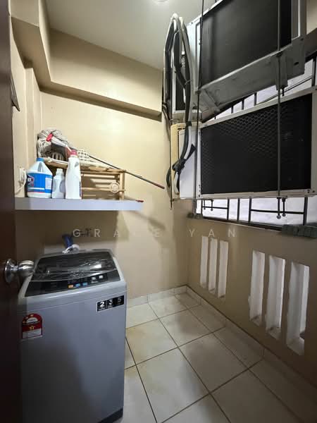 For Rent - Molek Pine 2