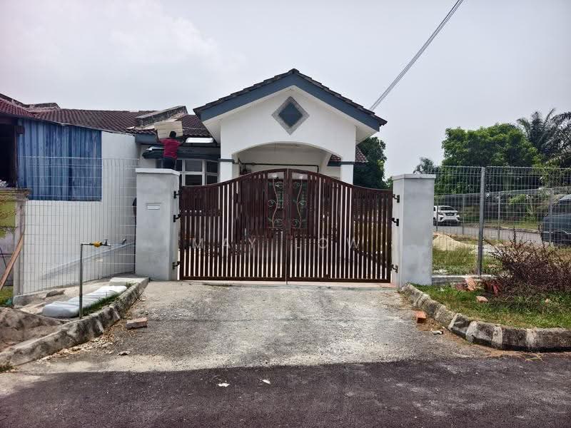1-storey Terraced House for Rent in Kelapa Sawit (Kulai) - May Low - Kulai Sedenak house corner for rent - PropertyGuru.com.my