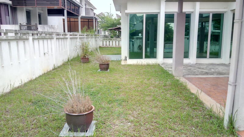 For Sale - Bandar Enstek 2 sty semi-d house