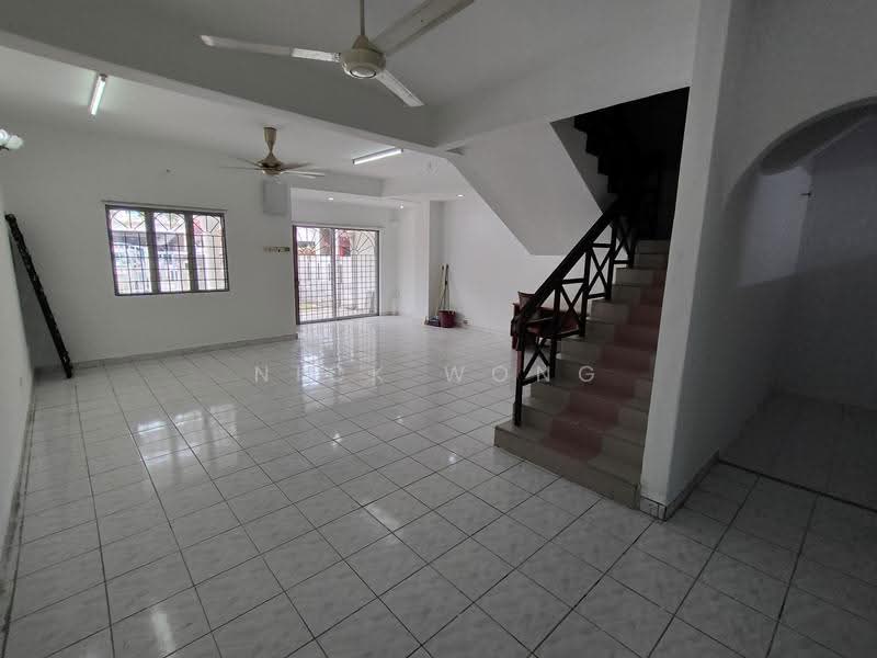 2-storey Terraced House for Rent in Taman Subang Bestari (Sungai Buloh) - Nick Wong - Living Room - PropertyGuru.com.my