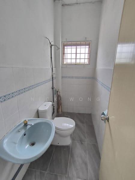 2-storey Terraced House for Rent in Taman Subang Bestari (Sungai Buloh) - Nick Wong - Bathroom - PropertyGuru.com.my