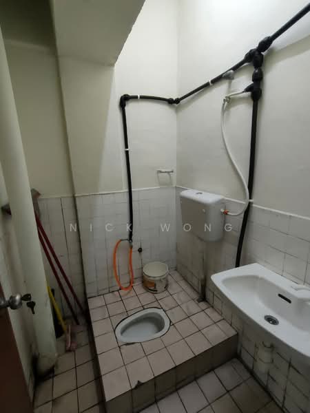 Shop for Rent in Pandan Indah (Ampang) - Nick Wong - Bathroom - PropertyGuru.com.my