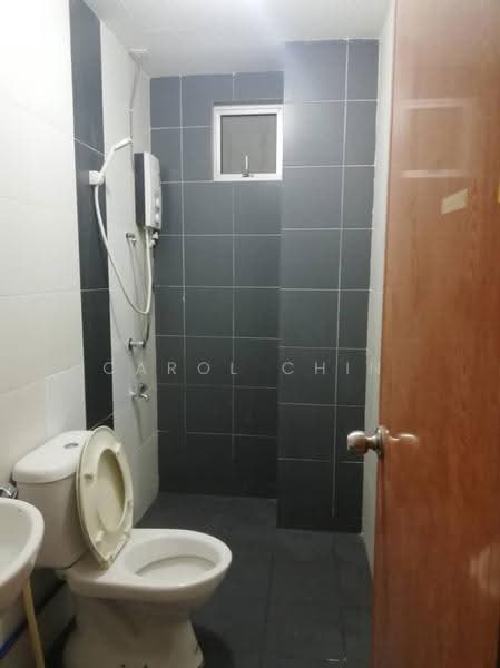 Kondominium untuk Dijual di Zennith Suites (Pangsapuri Kebun Teh) - Carol Chin - Bathroom - PropertyGuru.com.my