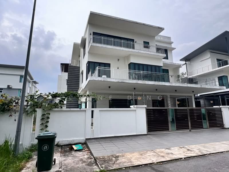Bungalow for Sale in Serdang (Seri Kembangan) - Elaine Ding - PropertyGuru.com.my