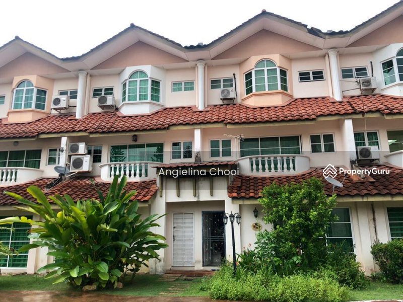 [No Longer Available] Freehold 2. 5 Storey Townhouse At Thompson Pines